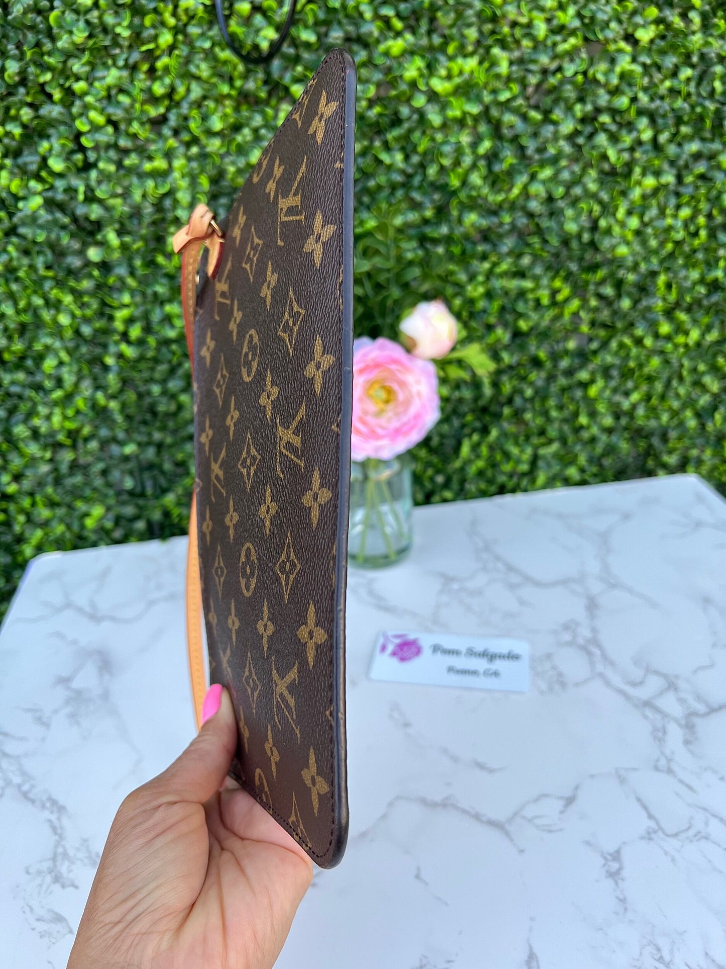 Neverfull MM/GM Pochette/Pouch Monogram in Pivoine