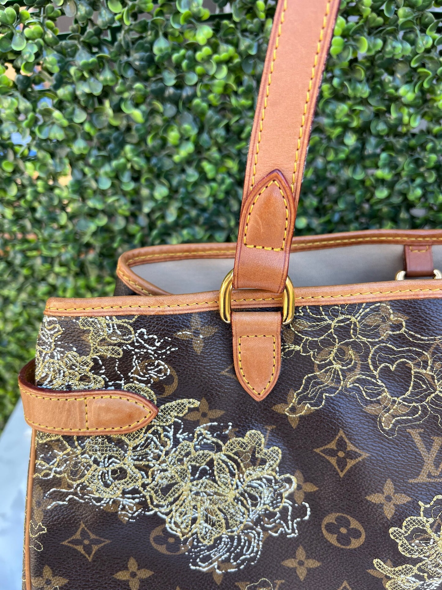 Limited Edition Gold Dentelle Batignolles