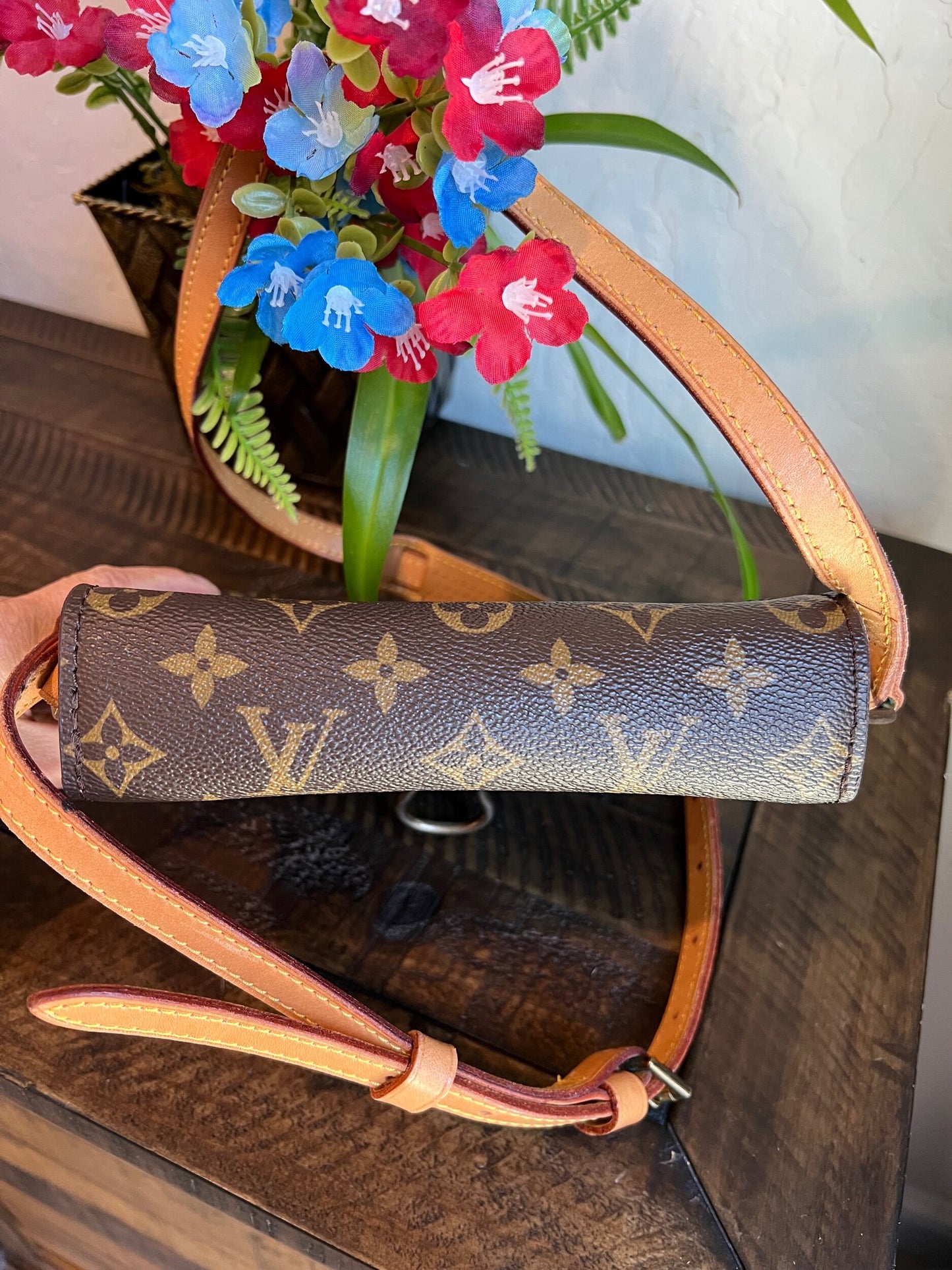 Vintage Saint Cloud MM Crossbody Bag
