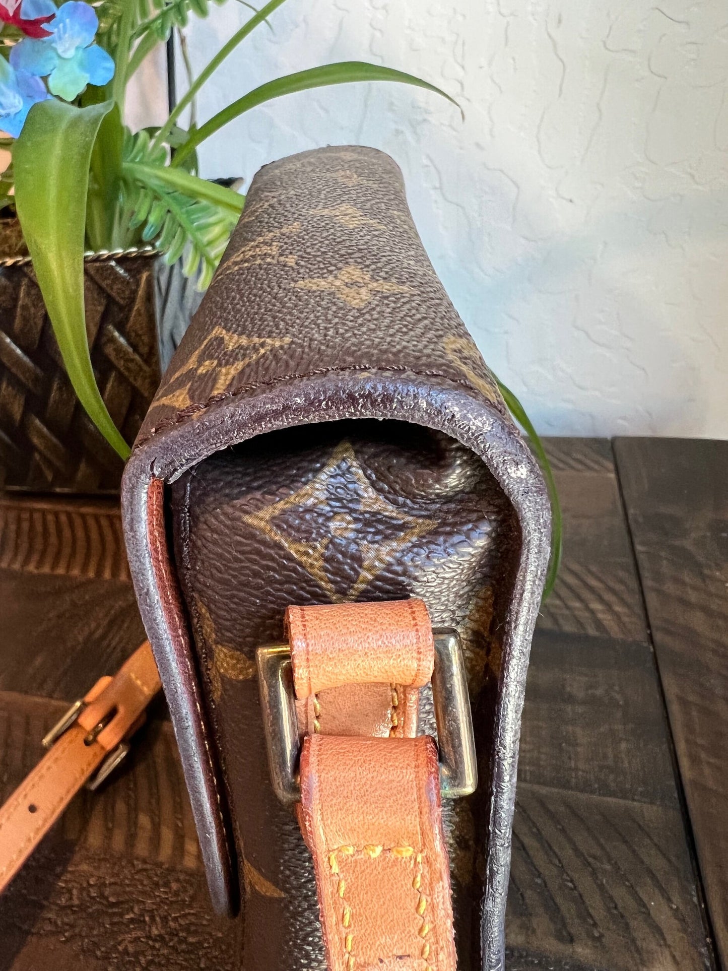 Vintage Saint Cloud MM Crossbody Bag