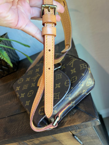 Vintage Saint Cloud MM Crossbody Bag
