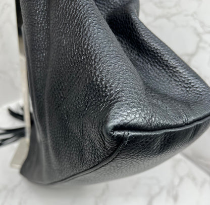 Gucci GG Medium Soho Double Chain Pebbled Leather in Black