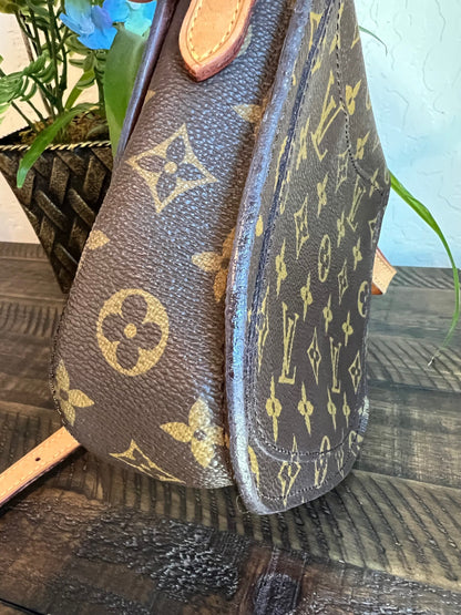 Vintage Saint Cloud MM Crossbody Bag