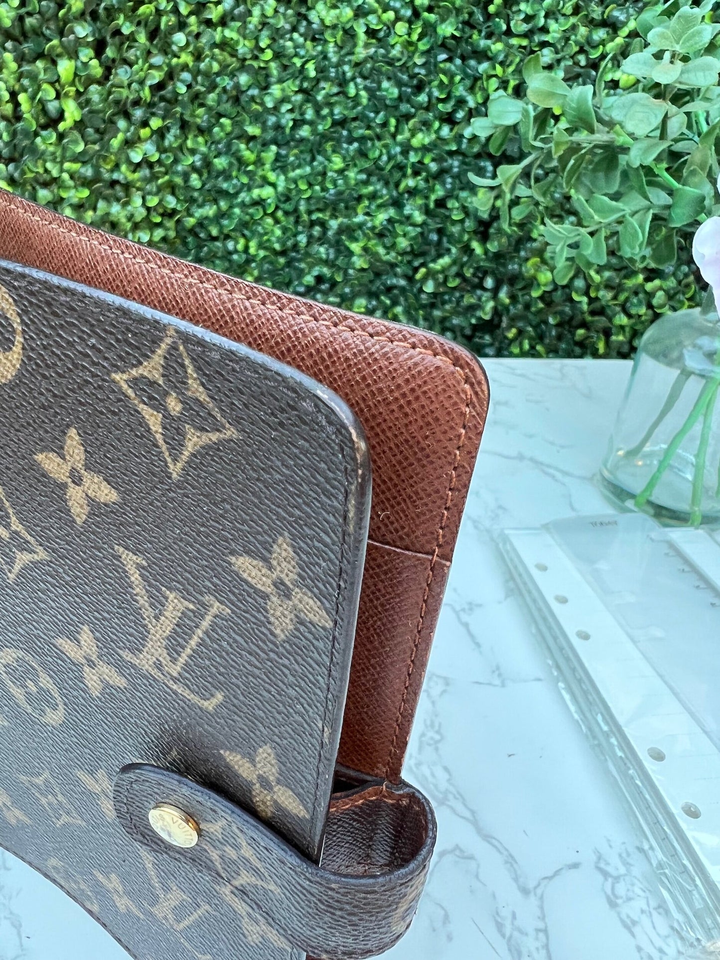 Authentic Preowned  LV Medium Ring Agenda MM