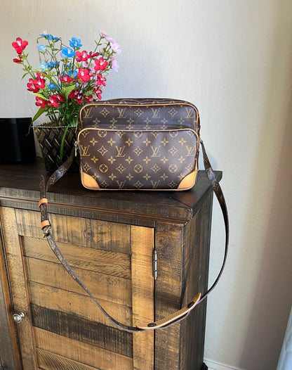 Nile Crossbody Bag Monogram Canvas