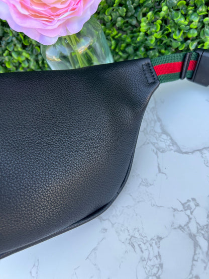 Small GG Logo Print Leather Belt Bag in Black