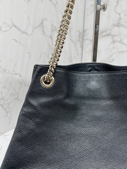 Gucci GG Medium Soho Double Chain Pebbled Leather in Black