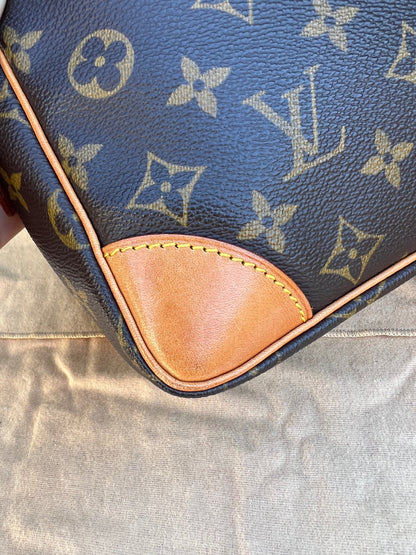 Authentic Preowned Vintage Trocadero 30 Crossbody Bag Monogram Canvas