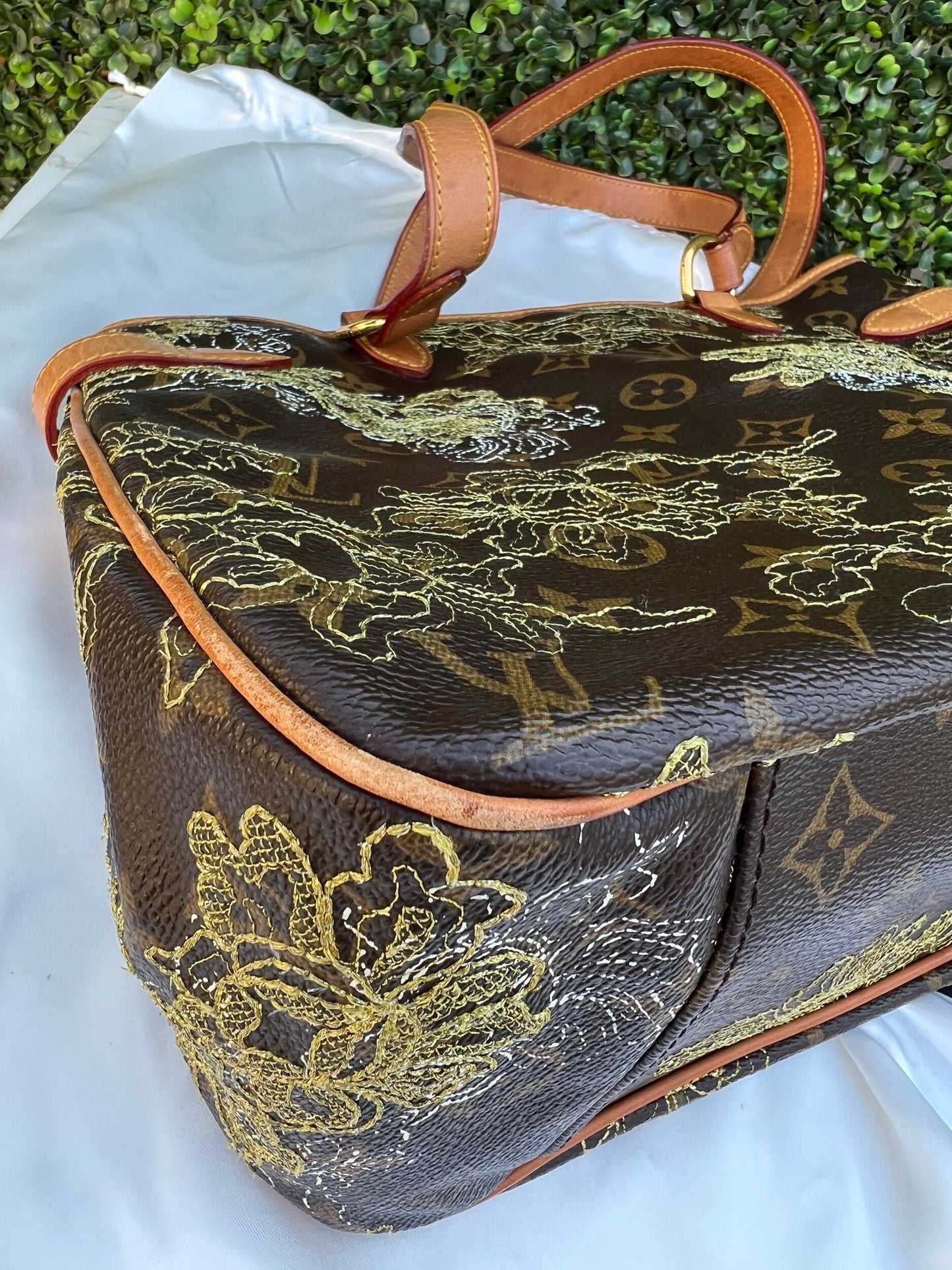 Limited Edition Gold Dentelle Batignolles
