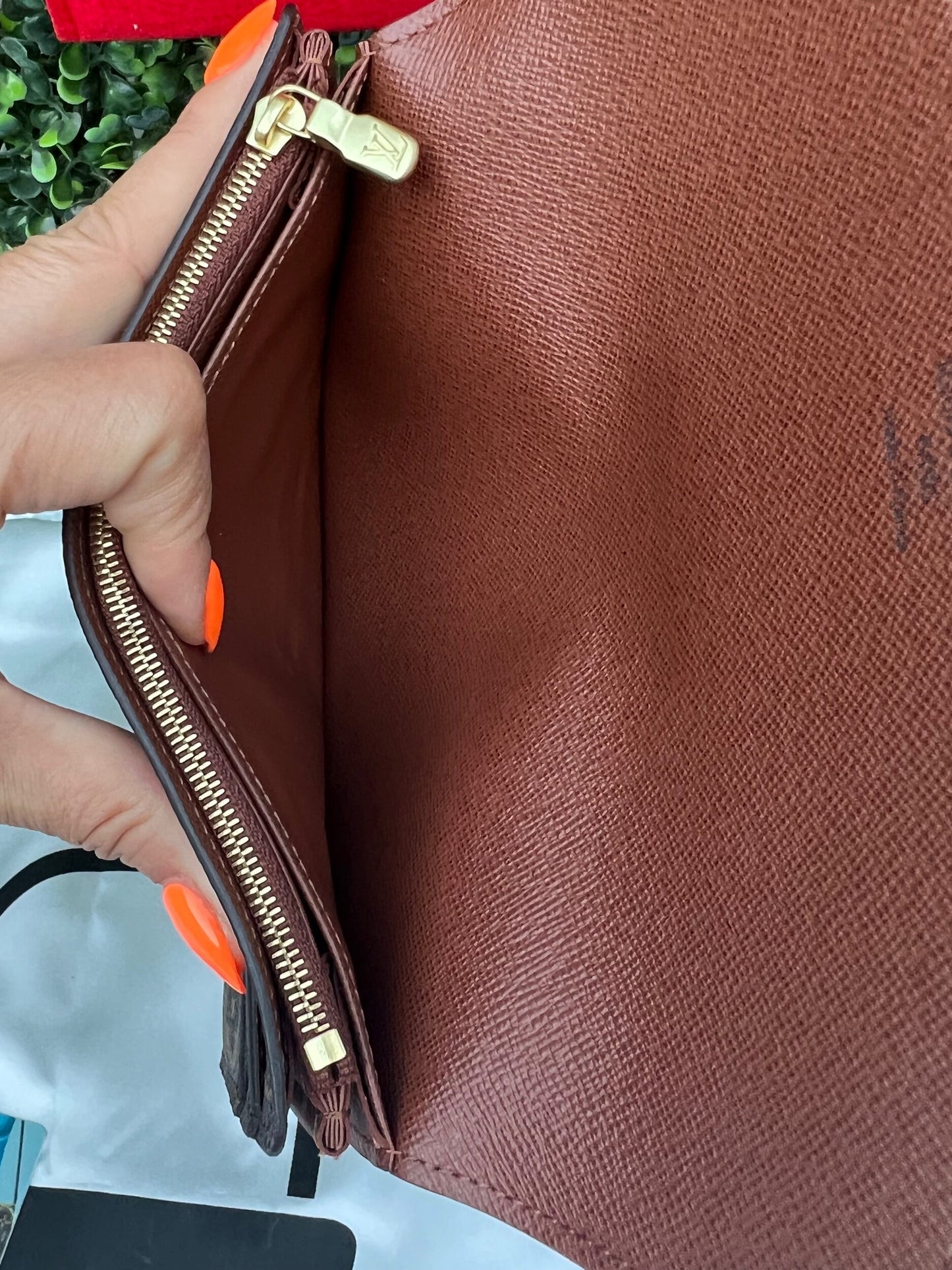 Authentic LV Sarah Monogram Wallet New Model with Crossbody Purse Insert Kit