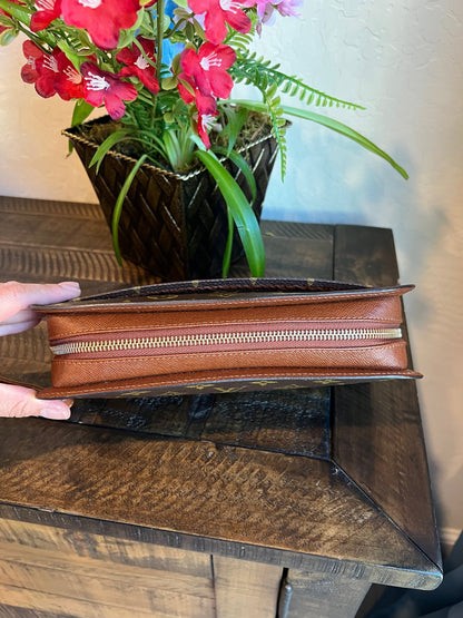 Pochette Orsay Clutch Monogram Canvas