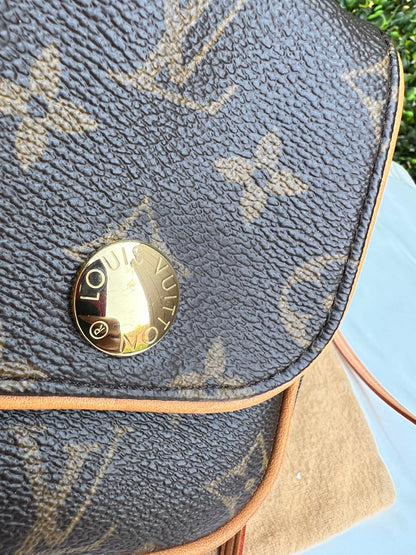 Authentic Preowned Louis Vuitton Monogram Canvas Cancun Pochette Bag.