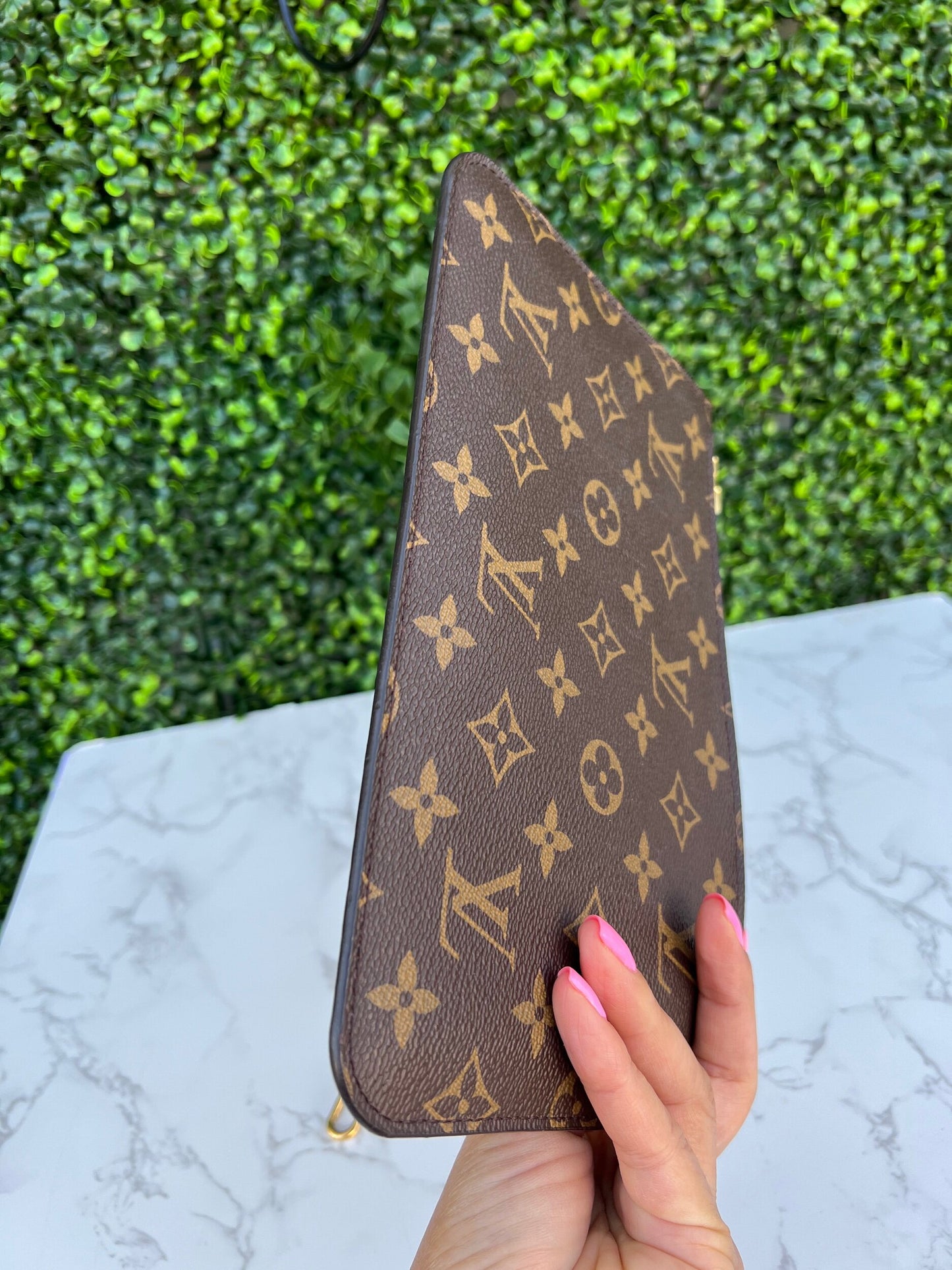 Neverfull MM/GM Pochette/Pouch Monogram in Pivoine