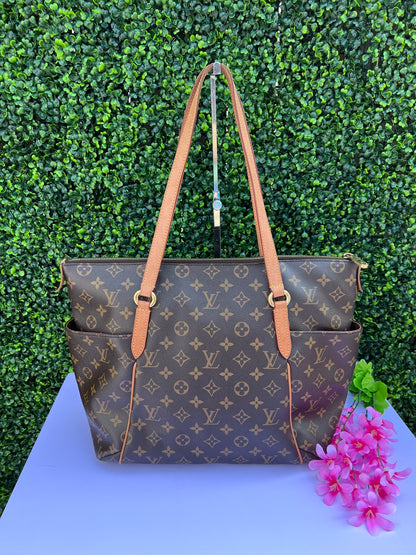 Totally MM Monogram Canvas Tote Bag