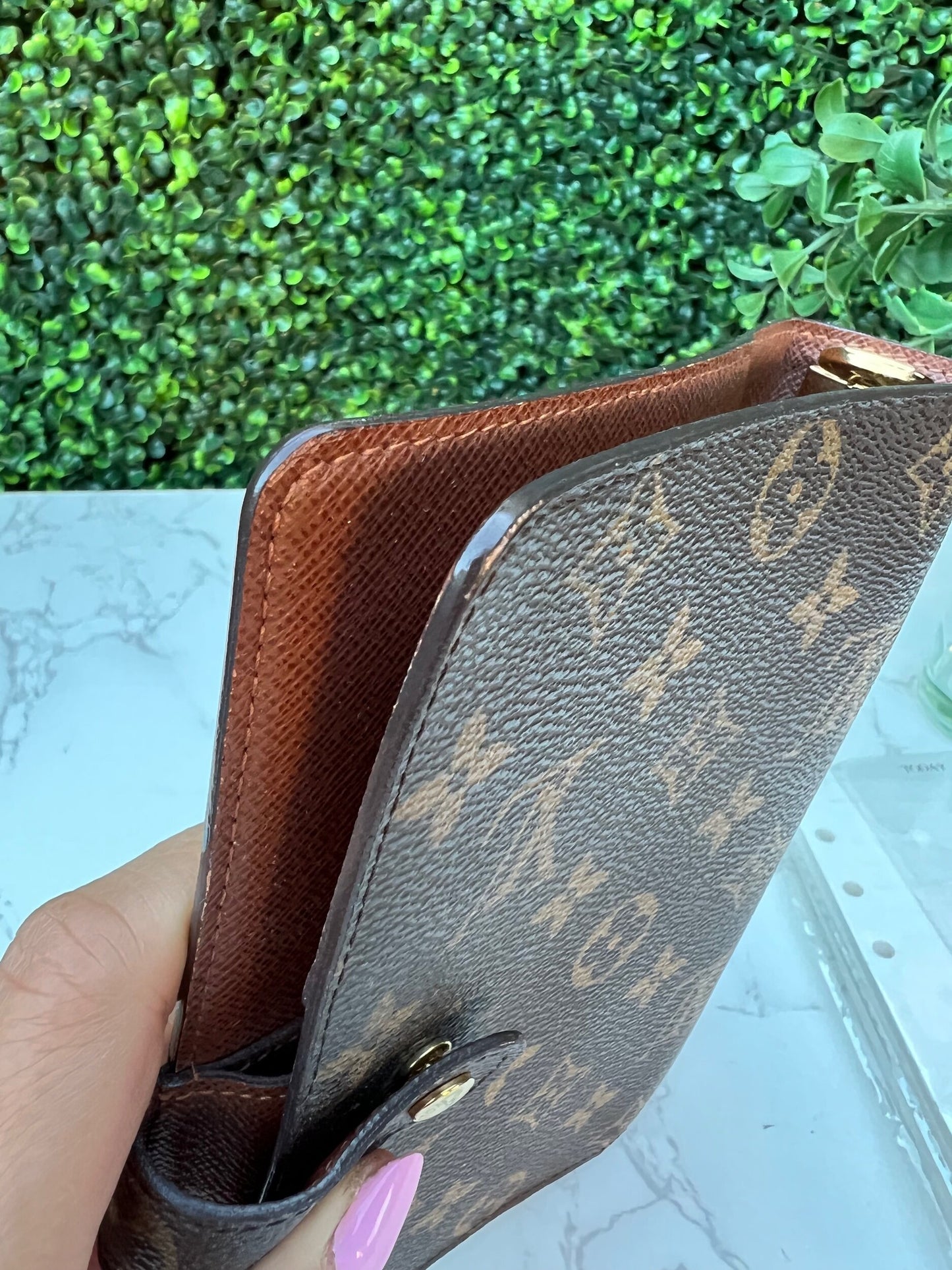 Authentic Preowned  LV Medium Ring Agenda MM