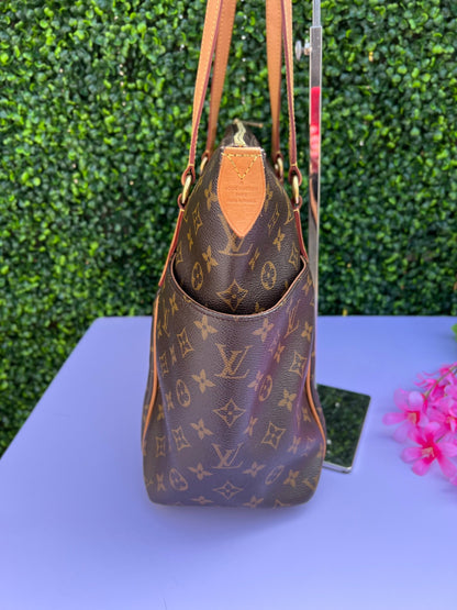 Totally MM Monogram Canvas Tote Bag