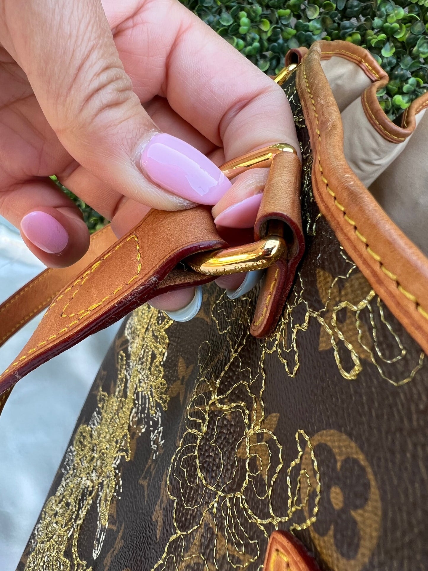 Limited Edition Gold Dentelle Batignolles