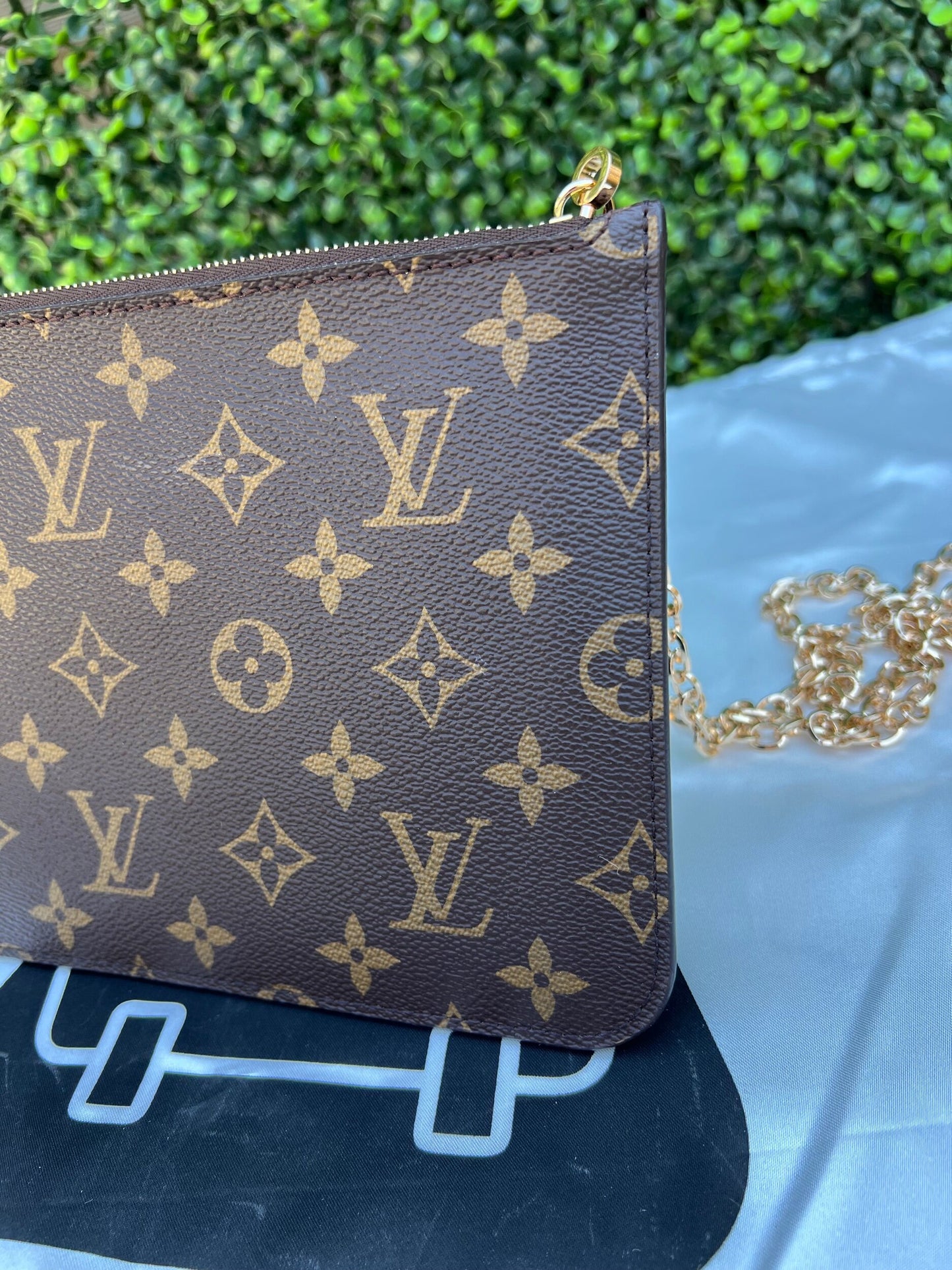 Authentic Preowned LV Neverfull GM Pochette in Fuchsia with Conversion Kit