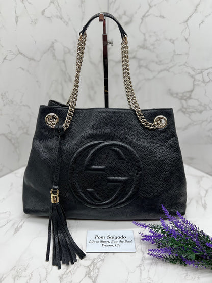 Gucci GG Medium Soho Double Chain Pebbled Leather in Black