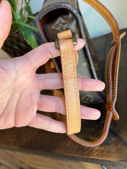 Vintage Saint Cloud MM Crossbody Bag
