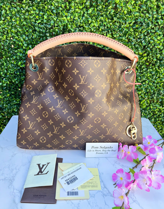 Artsy MM Monogram