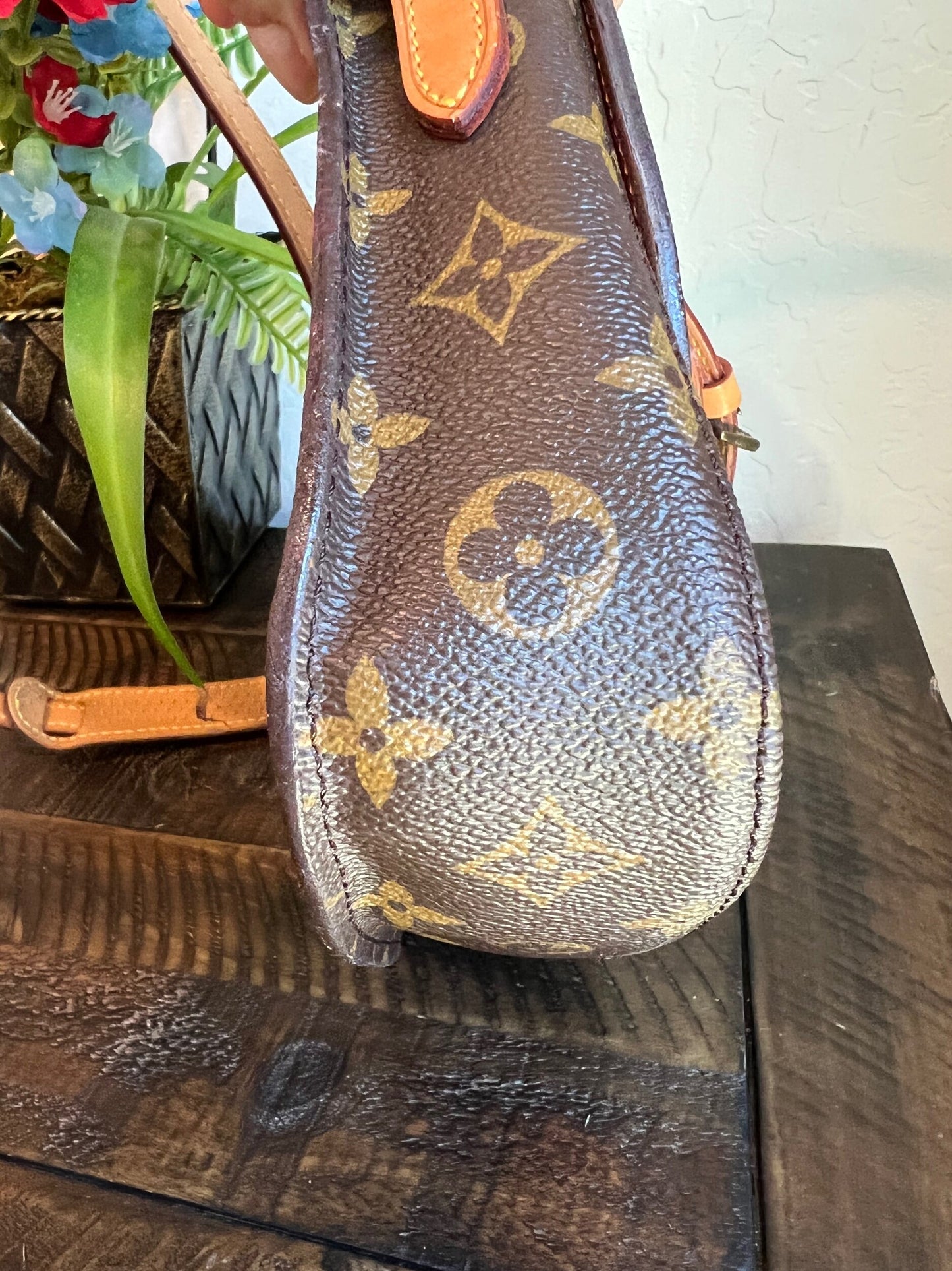 Vintage Saint Cloud MM Crossbody Bag