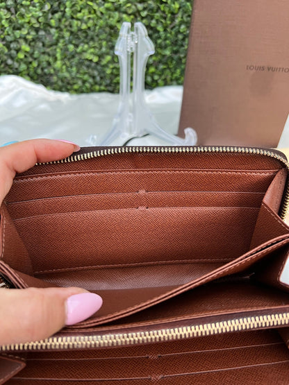 Authentic Preowned Louis Vuitton Limited Edition Stephen Sprouse Roses Zippy Wallet