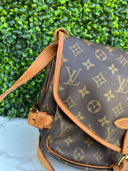 Saumur 30 Messenger Crossbody Bag