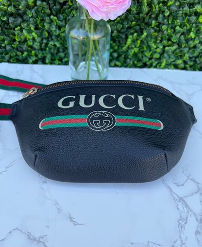 Small GG Logo Print Leather Belt Bag in Black