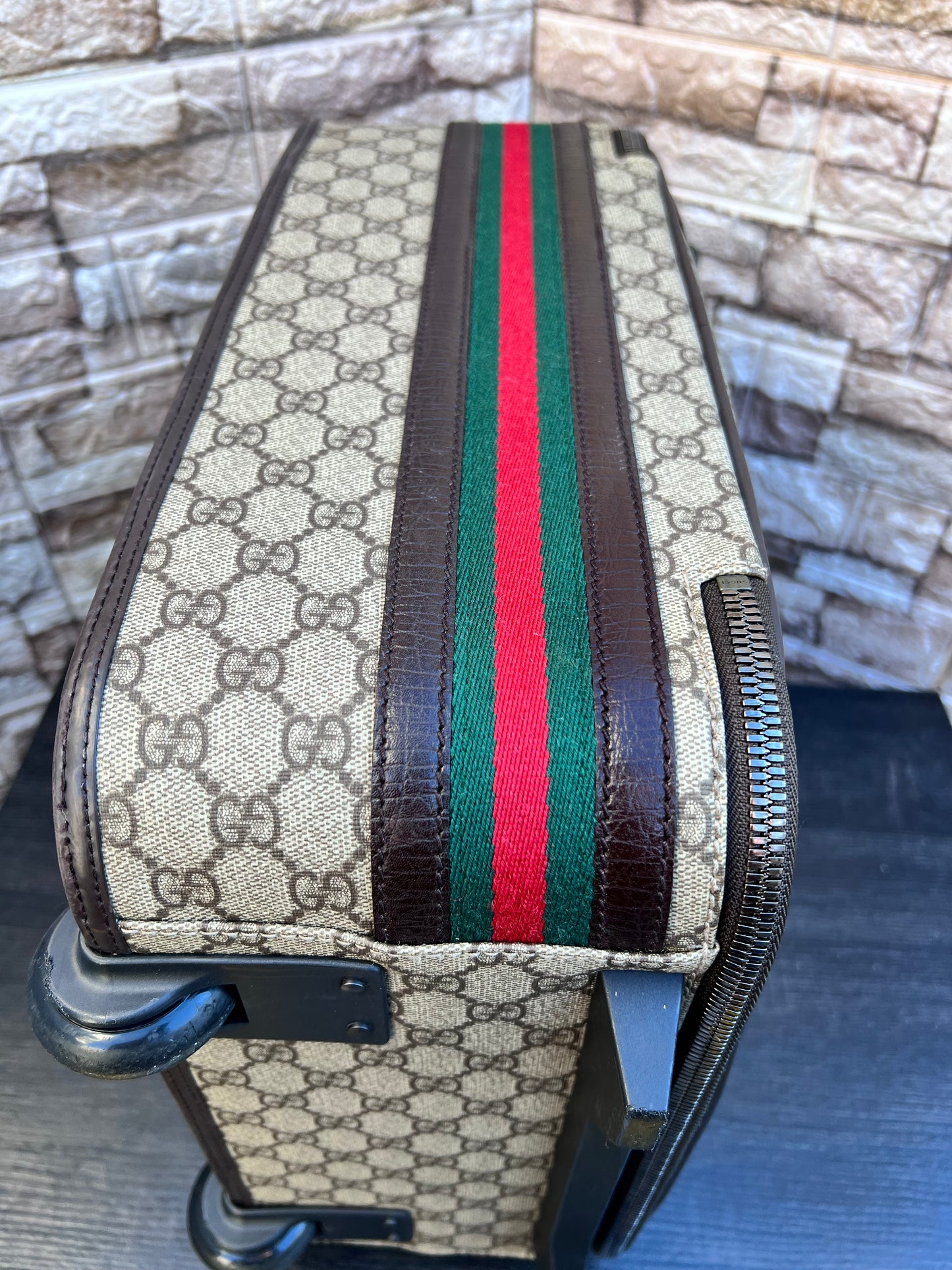 GG Supreme Rolling Suitcase