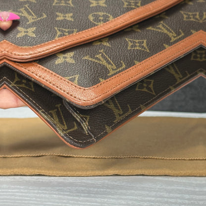 Vintage Dame Clutch