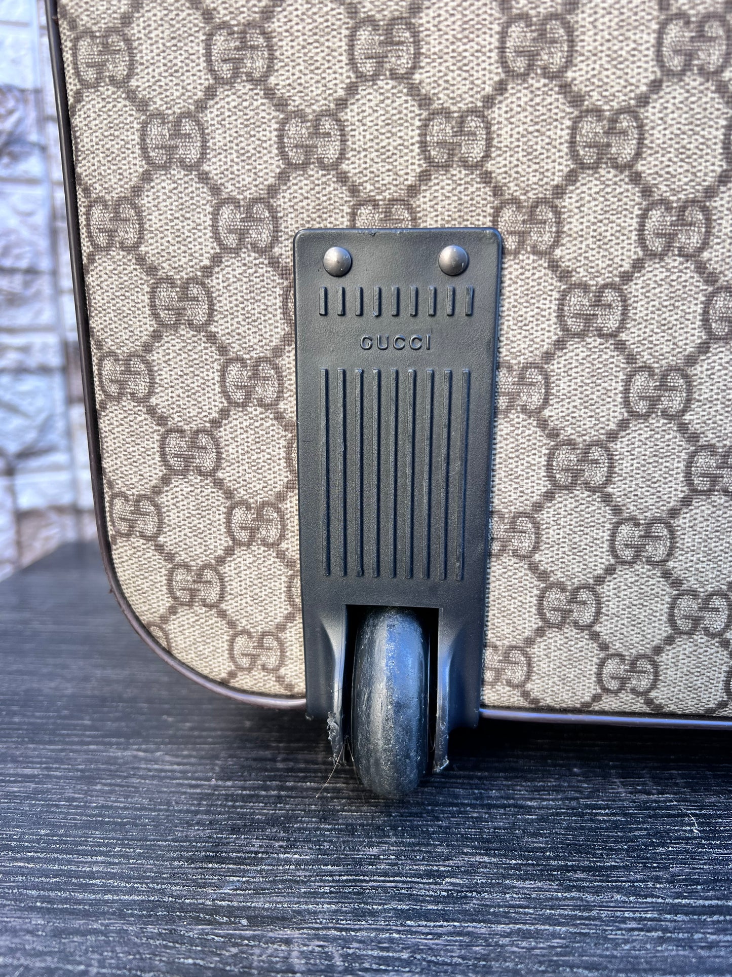 GG Supreme Rolling Suitcase