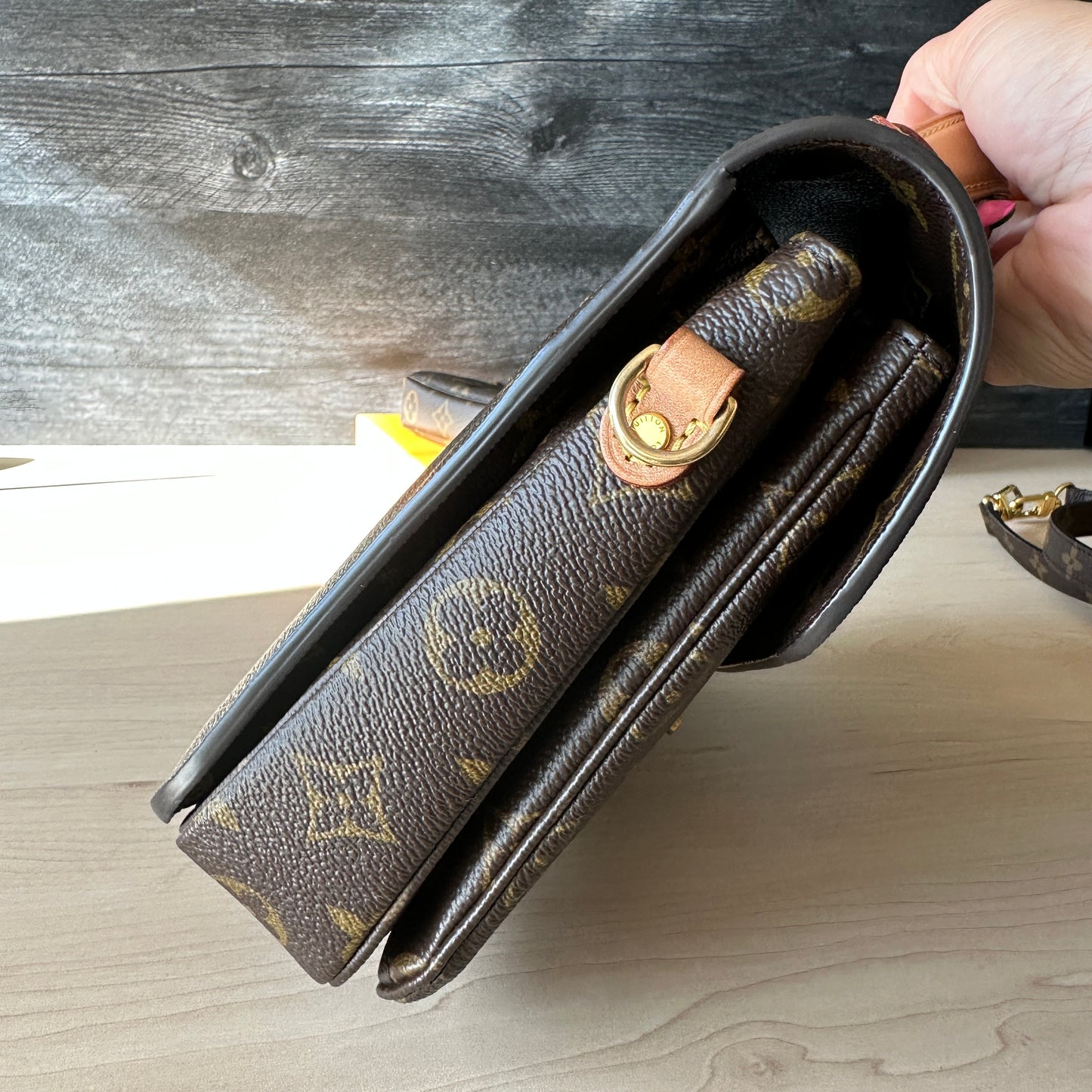 Authentic Preowned Louis Vuitton Pochette Metis