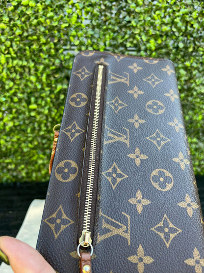 XL Insolite Organizer Wallet
