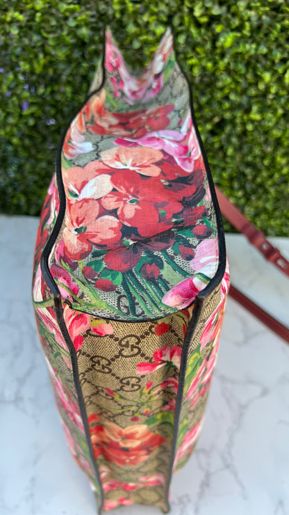 Soft GG Supreme Monogram Blooms Vertical Tote Beige Multicolor Antique Rose