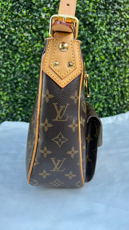 Hudson GM Crossbody Bag With Two Straps Monogram Canvas