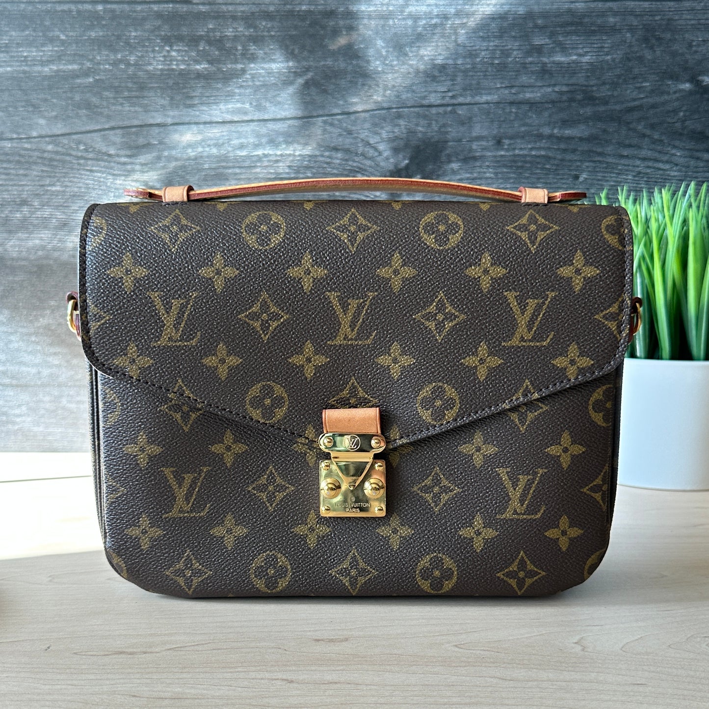 Authentic Preowned Louis Vuitton Pochette Metis