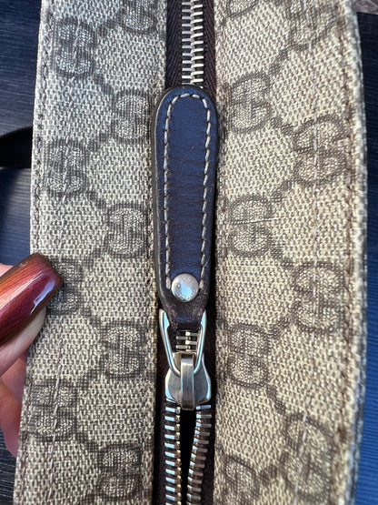 GG Supreme Canvas Messenger Bag