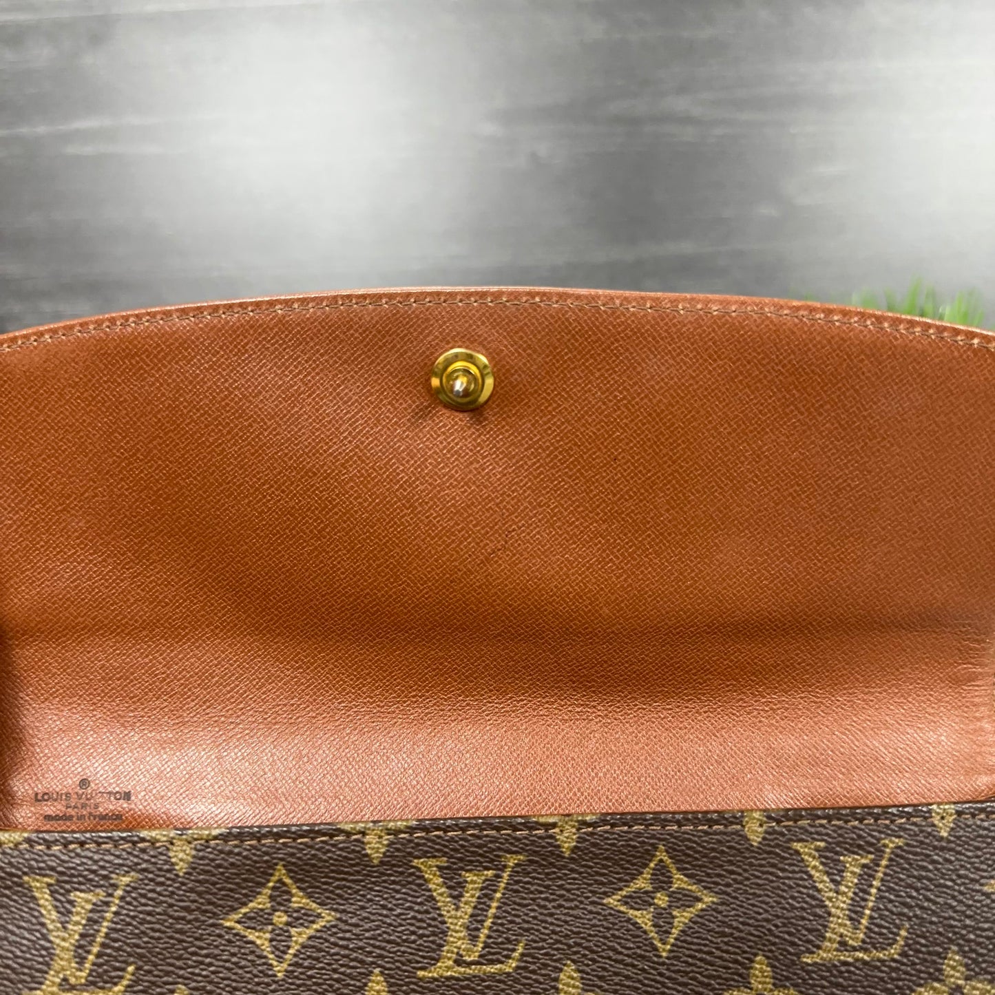 Vintage Dame Clutch