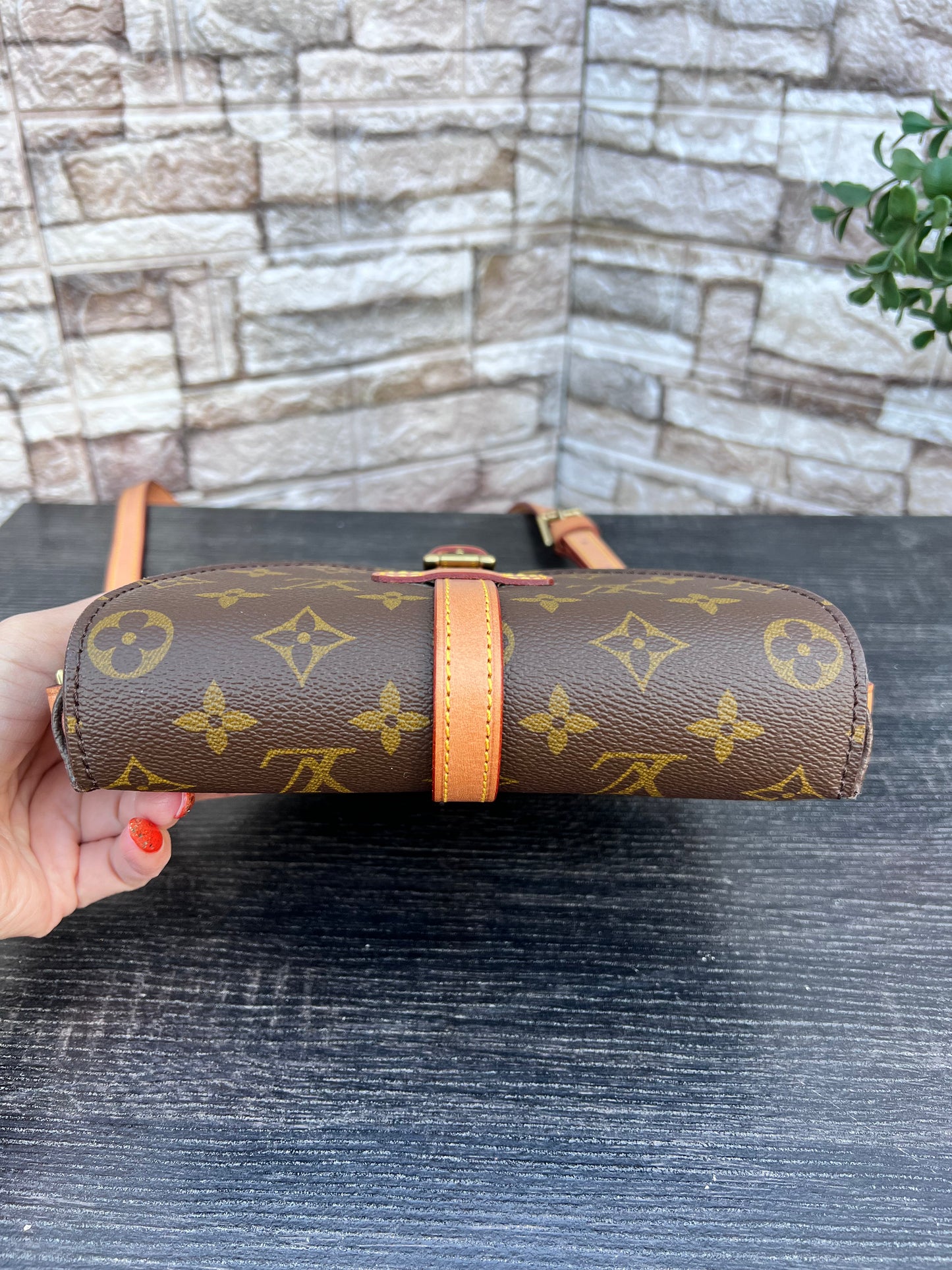 Vintage Chantilly PM Crossbody Bag