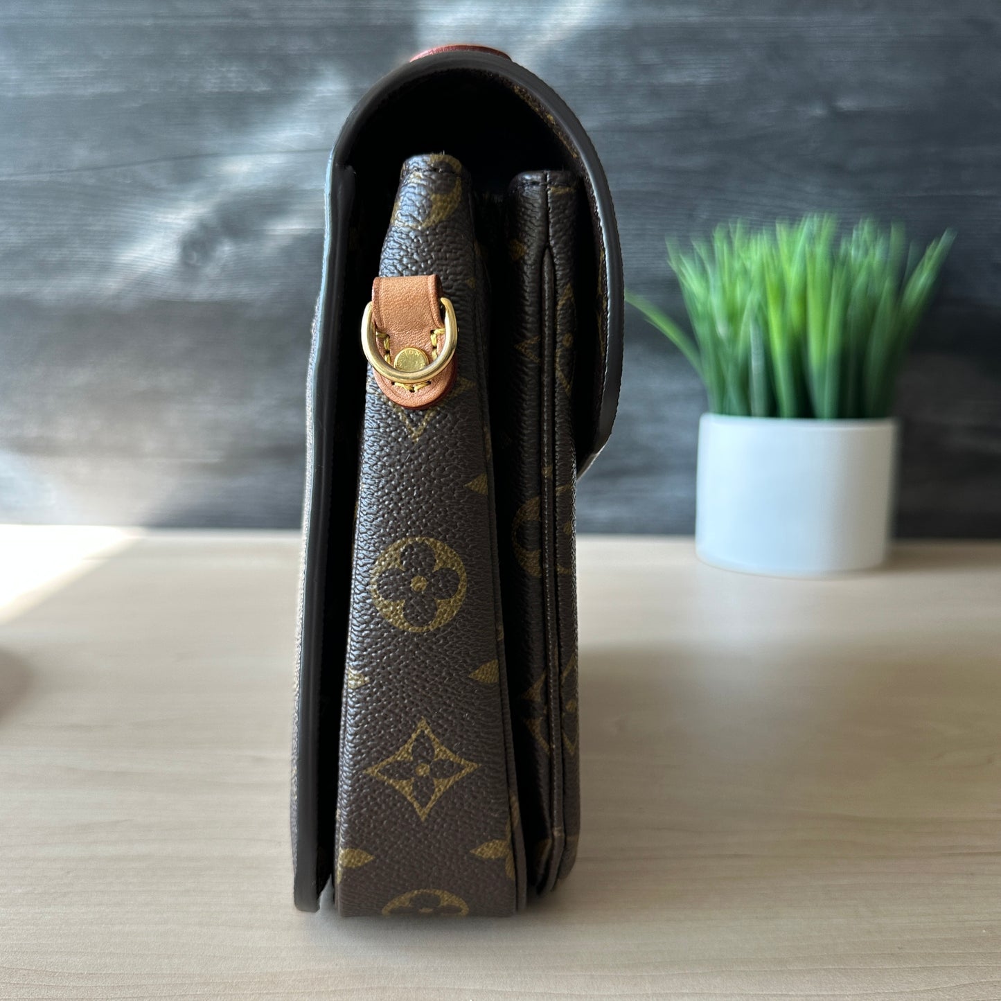 Authentic Preowned Louis Vuitton Pochette Metis