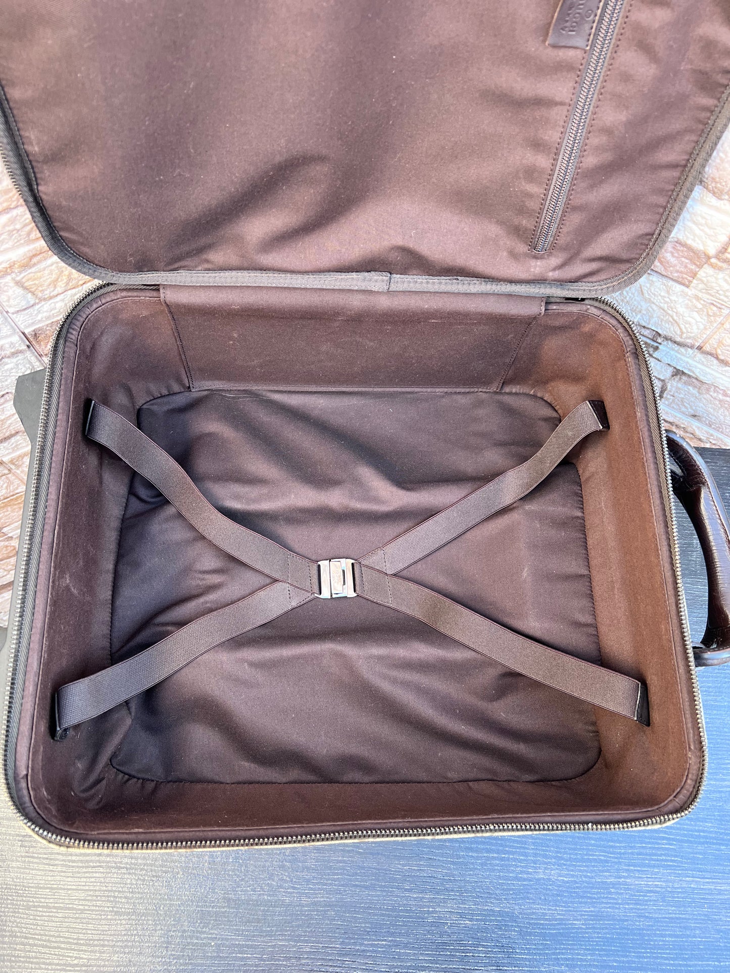 GG Supreme Rolling Suitcase