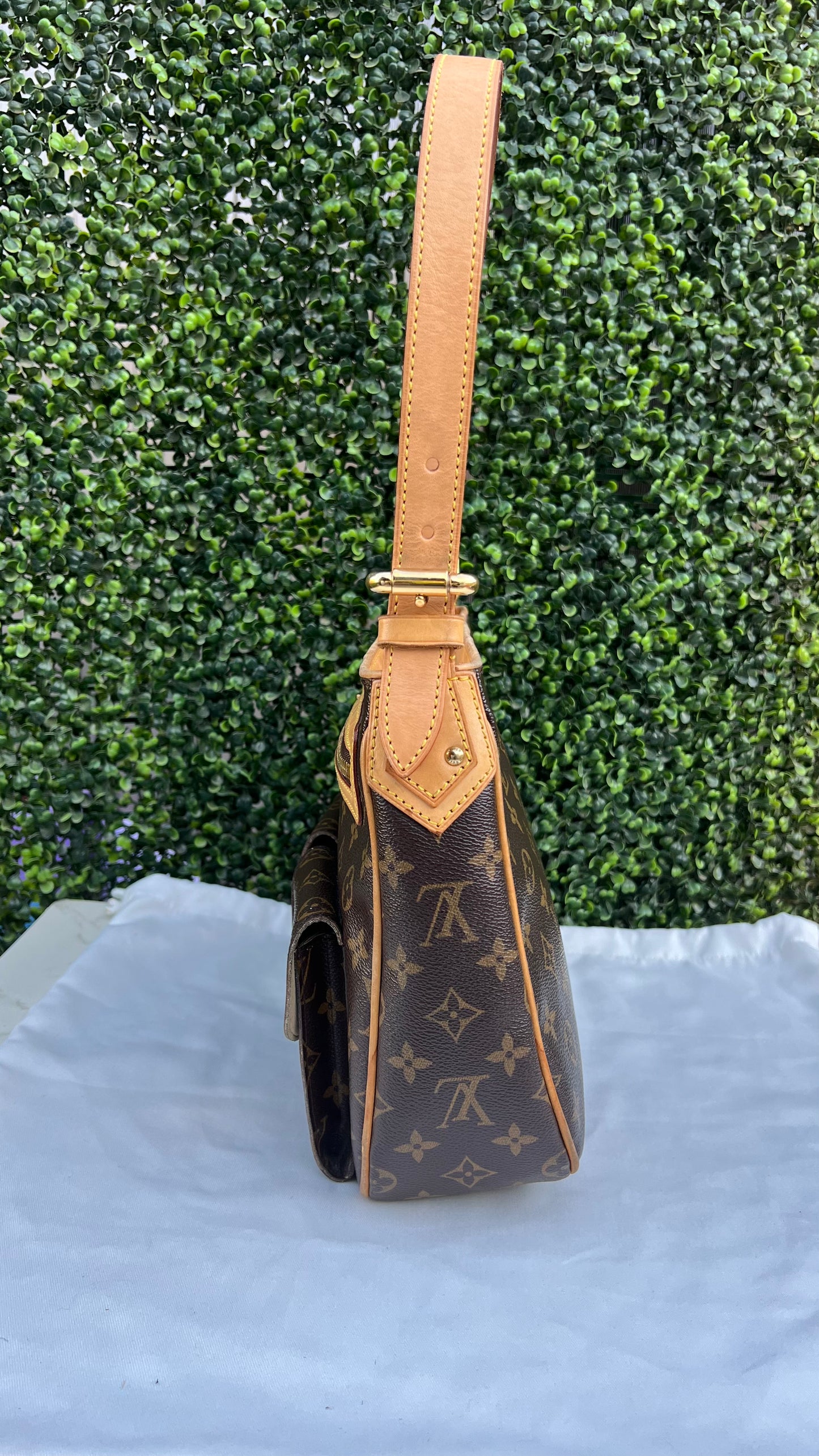 Hudson GM Crossbody Bag With Two Straps Monogram Canvas