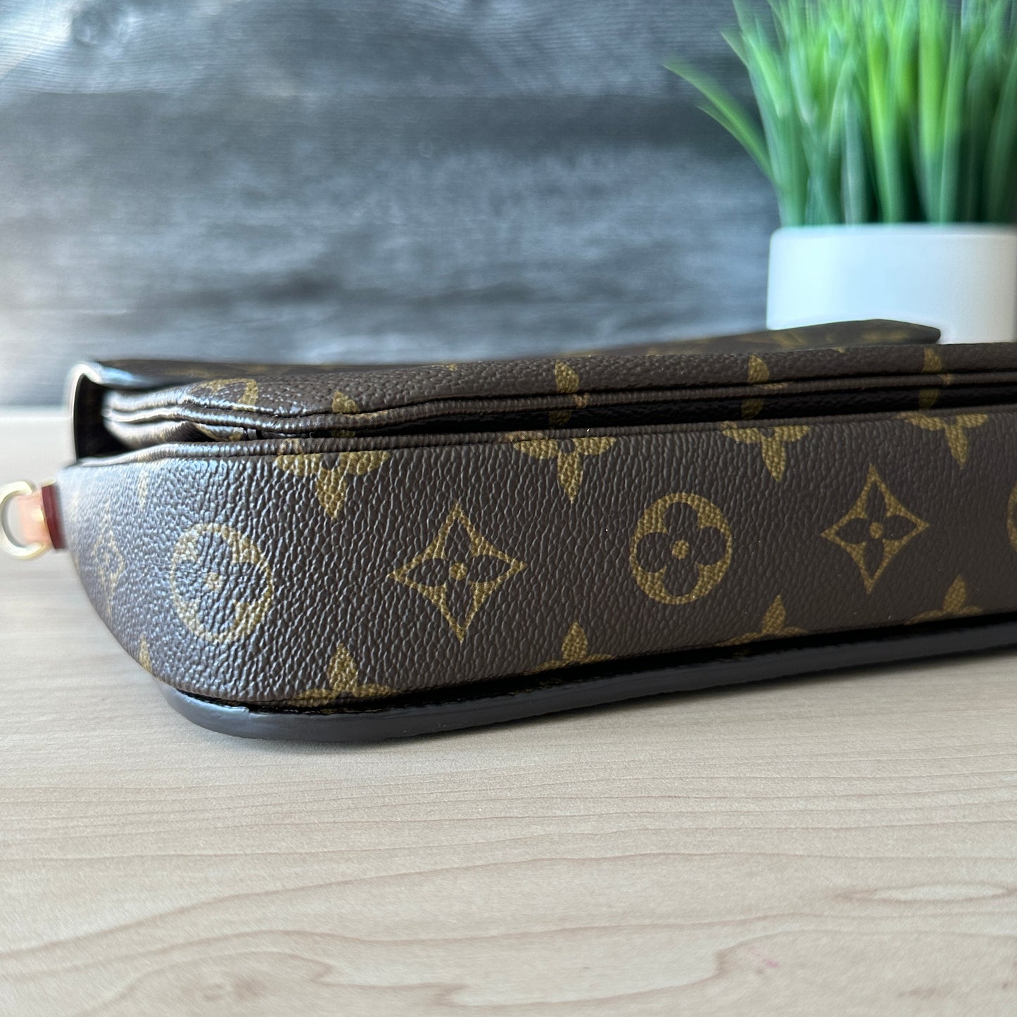 Authentic Preowned Louis Vuitton Pochette Metis