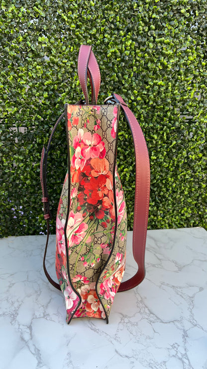 Soft GG Supreme Monogram Blooms Vertical Tote Beige Multicolor Antique Rose