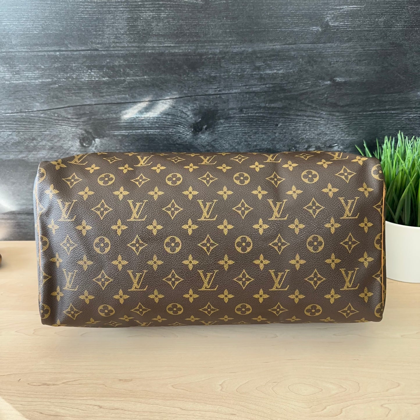Authentic Louis Vuitton Speedy 40