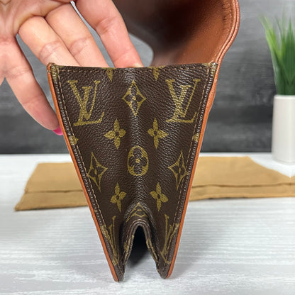 Vintage Dame Clutch