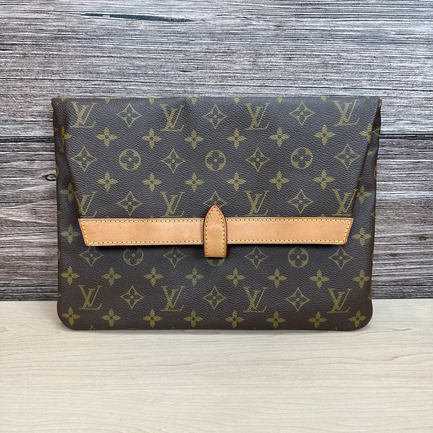 Vintage Pilante Clutch