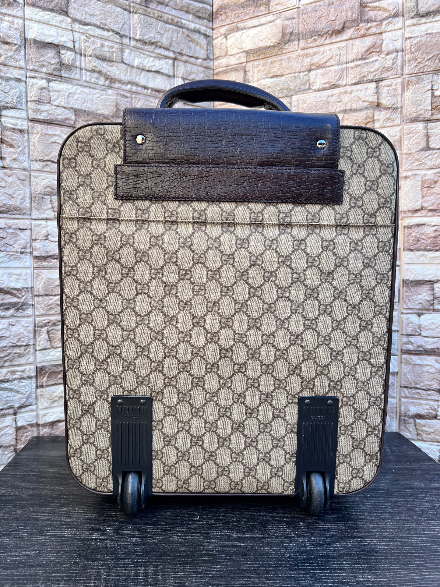 GG Supreme Rolling Suitcase