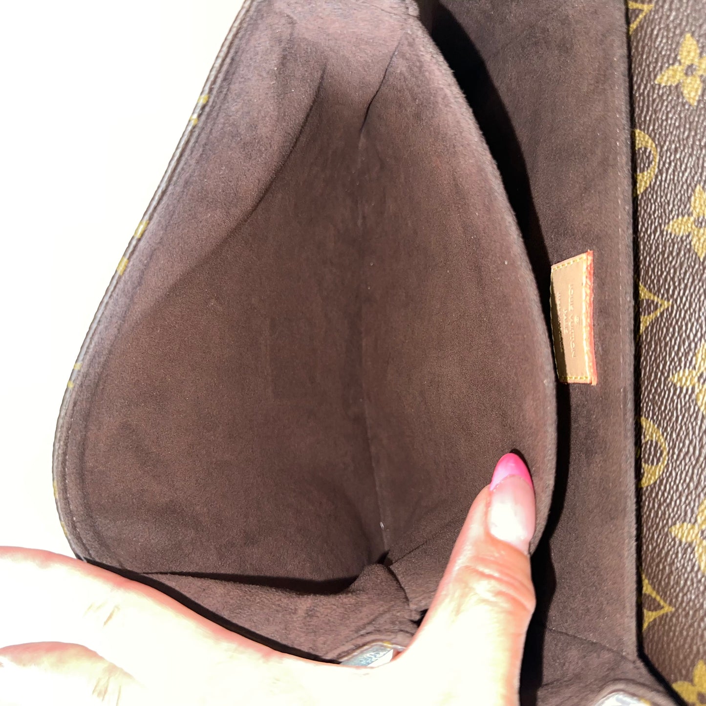 Authentic Preowned Louis Vuitton Pochette Metis